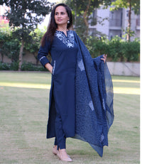 NAVY BLUE EMBROIDERY SUIT